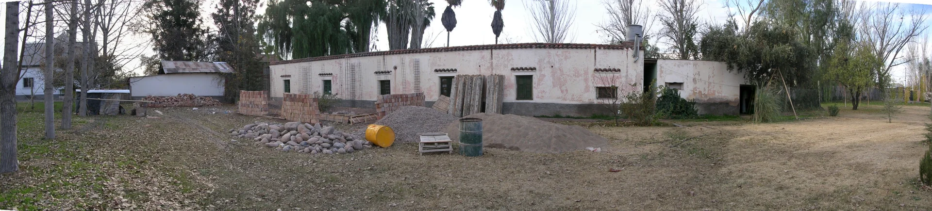 Los primeros días de construcción en la finca.