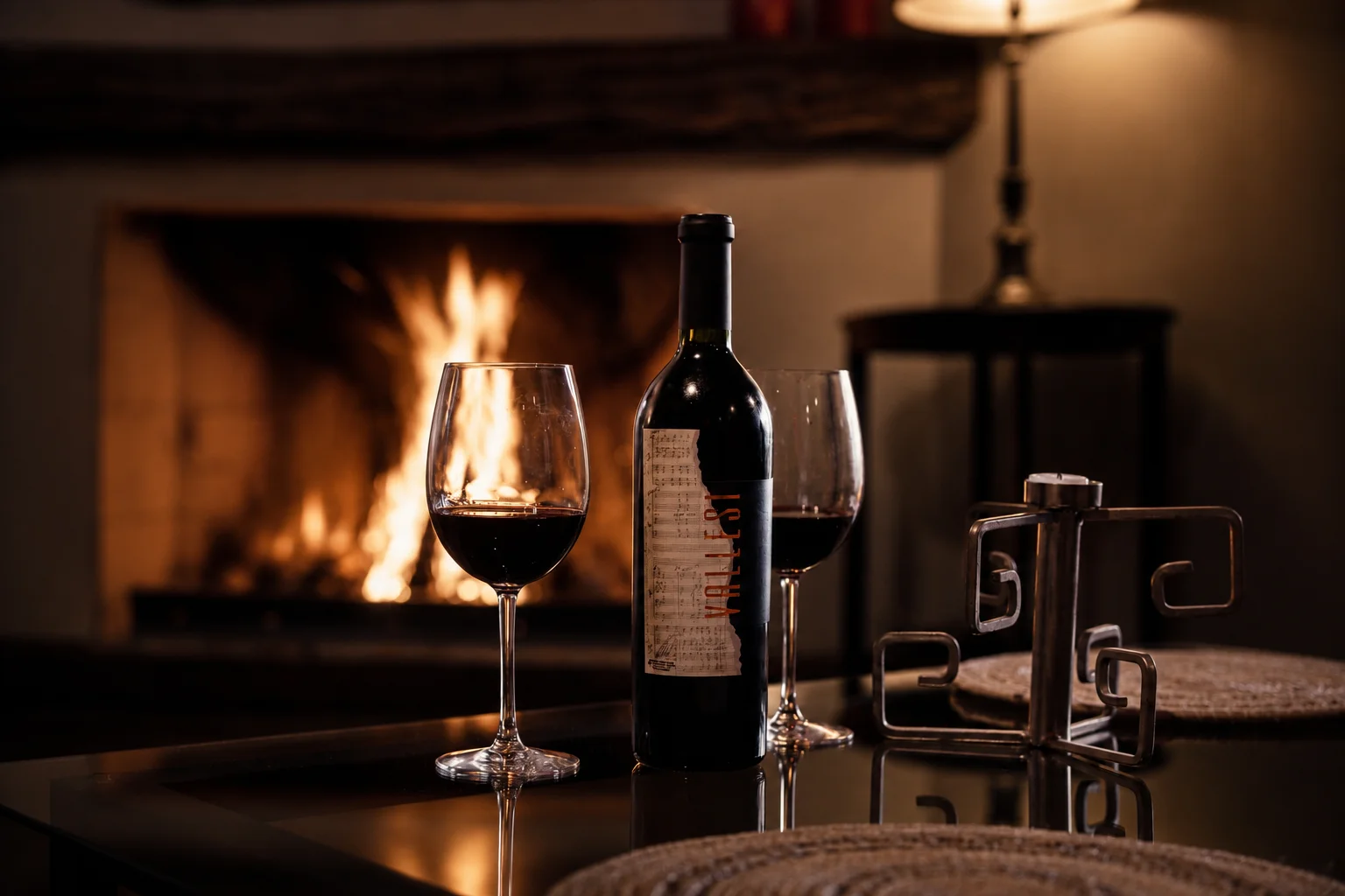 Vallesi Malbec junto a la chimenea